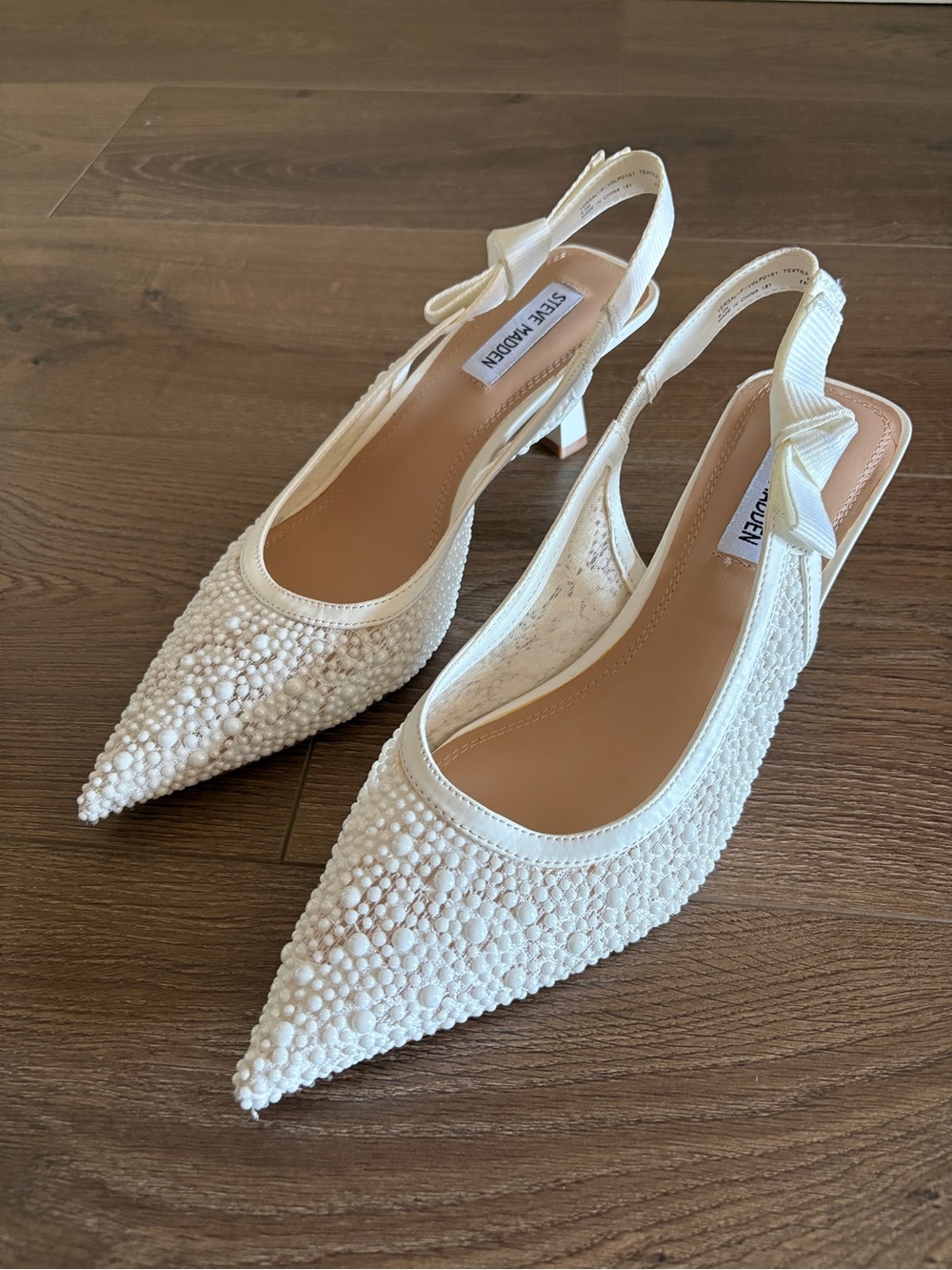 Steve Madden Ivory Versali Pump